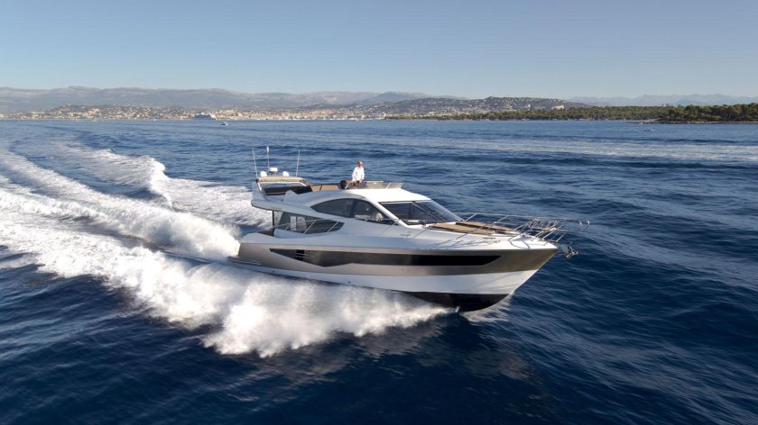 Яхта Galeon 800 Fly