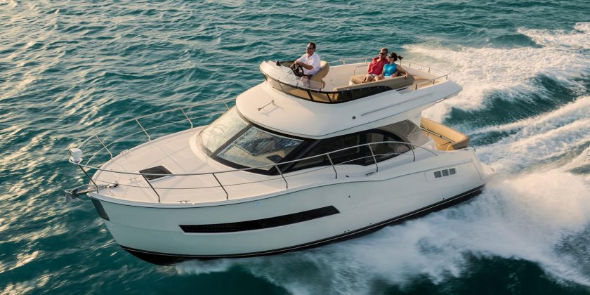 Яхты с флайбриджем до 20 метров