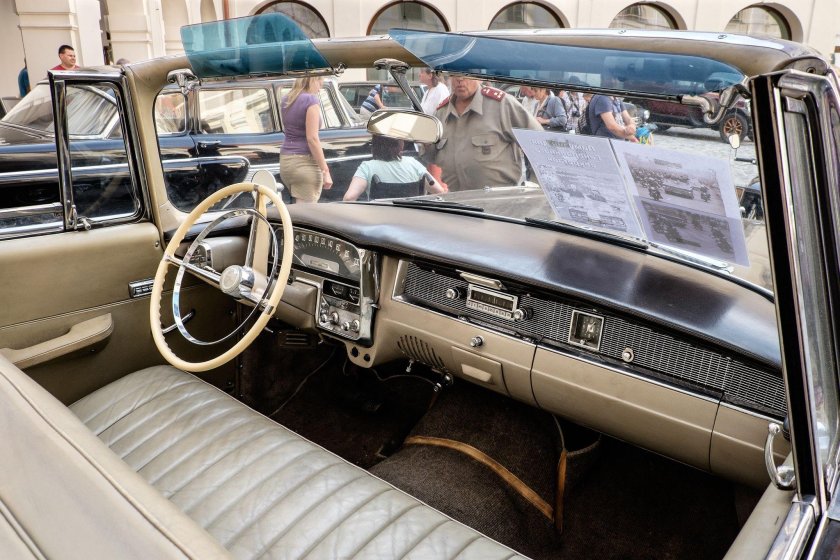 ЗИЛ 111 Д салон