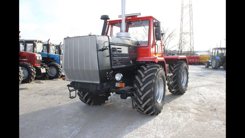Трактор ХТА-300-03