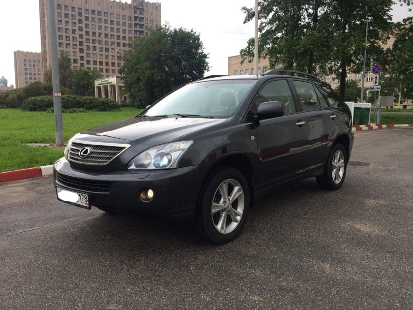 Черный Лексус rx400h