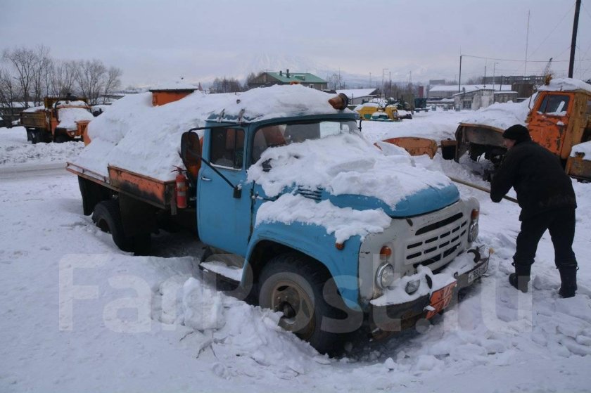Грузовой бензовоз ЗИЛ 431410 М