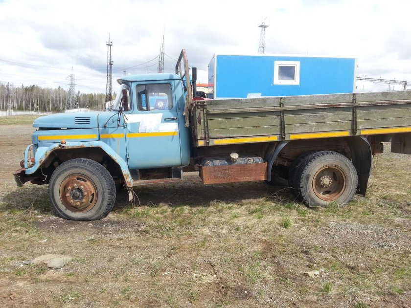 Грузовой бортовой ЗИЛ-431410