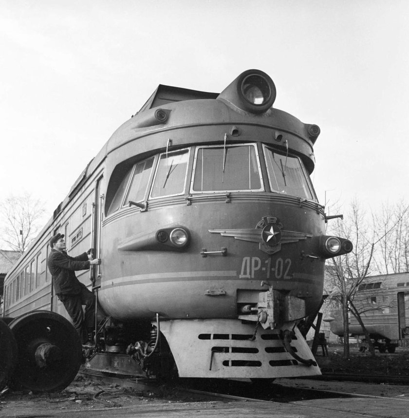 Дизель-поезд др1 ссср