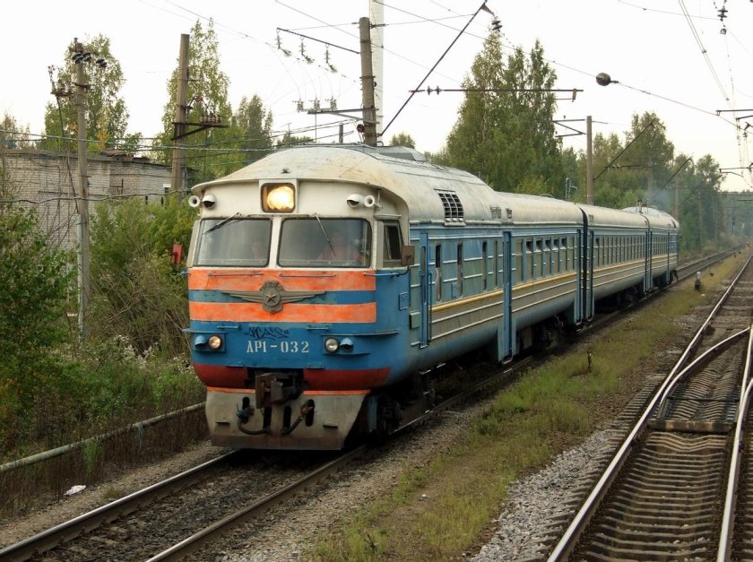 Поезд др1а