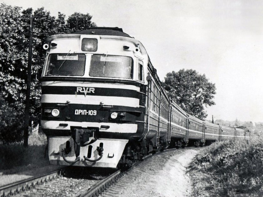 Дизель-поезд др1п Янов