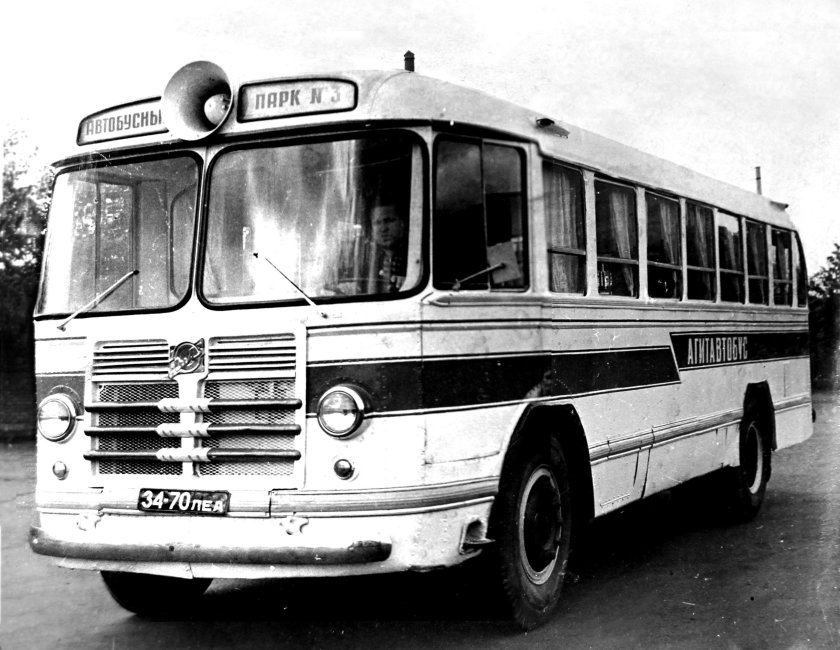 Автобус зил 158