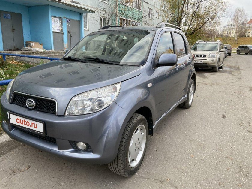 Дайхатсу Териос 2 вид спереди