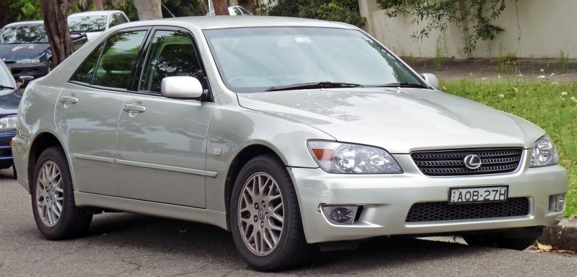 Lexus is 200 2003
