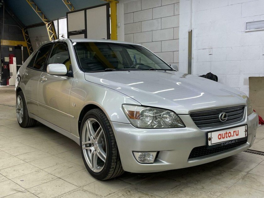 Toyota altezza 1998 2005