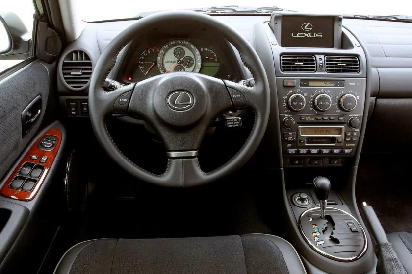 Лексус is 200 2002