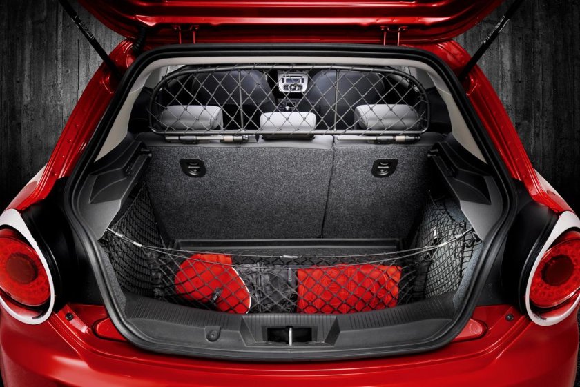 Alfa Romeo Mito багажник