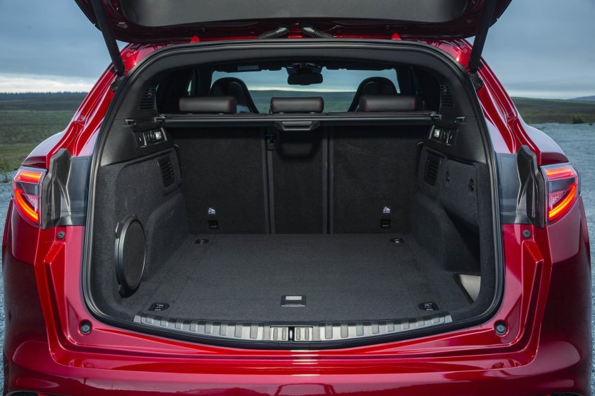 Alfa romeo stelvio quadrifoglio