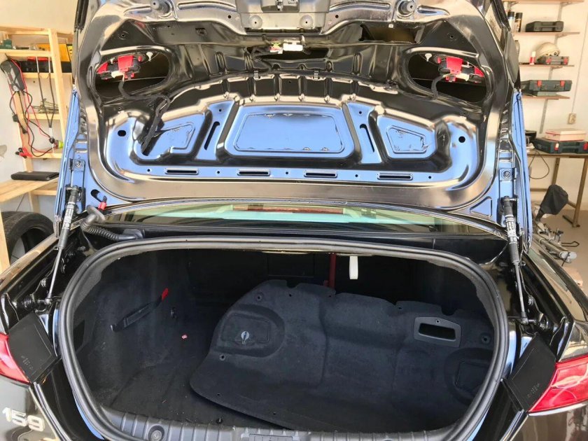 Alfa Romeo 159 багажник