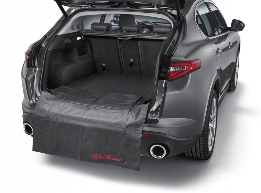 Альфа Ромео Stelvio багажник