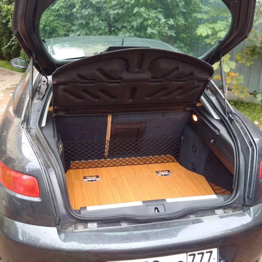 Alfa Romeo gt багажник