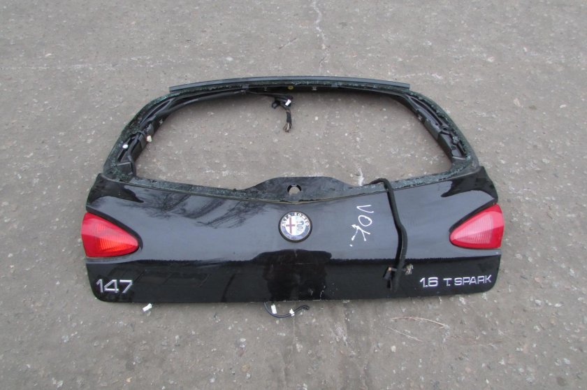 Alfa Romeo 147 багажник