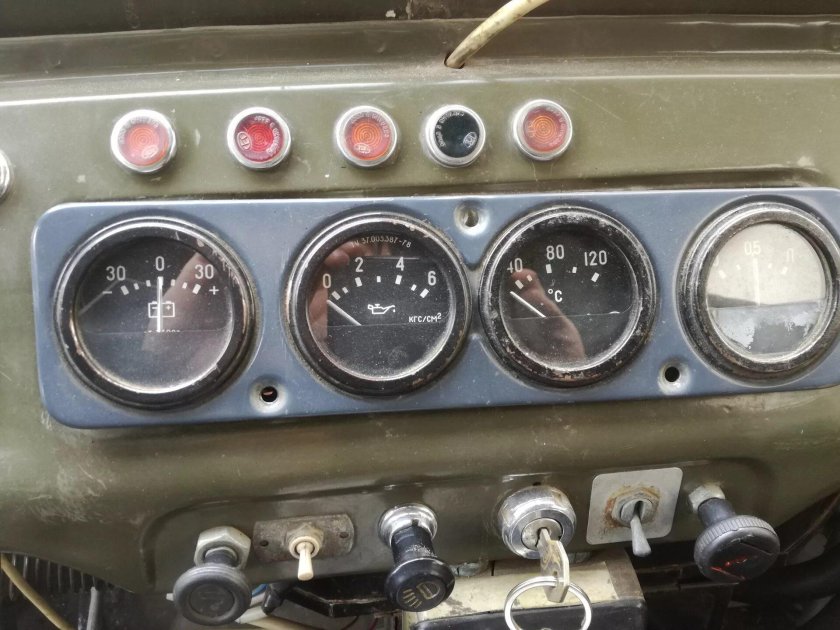 Приборная панель УАЗ 469