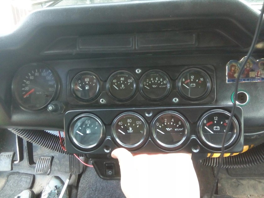 Панель приборов от ВАЗ 2106 В УАЗ Хантер