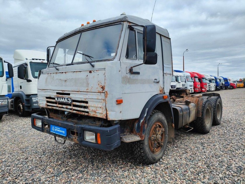 Седельный тягач камаз