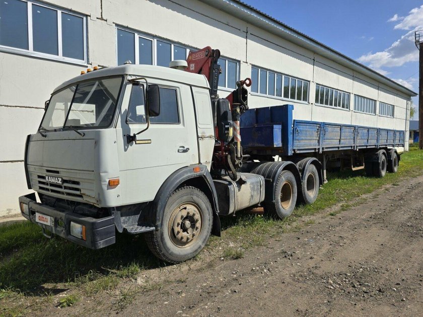 Седельный тягач камаз