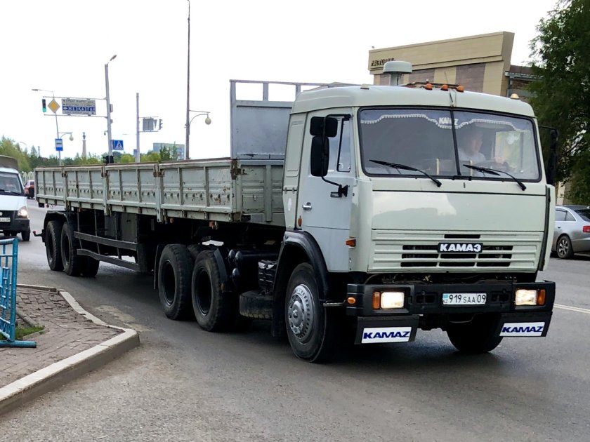 КАМАЗ 54115 фура