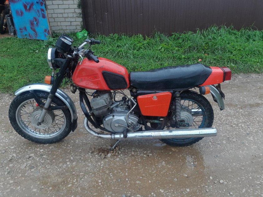 Мотоцикл иж планета 5