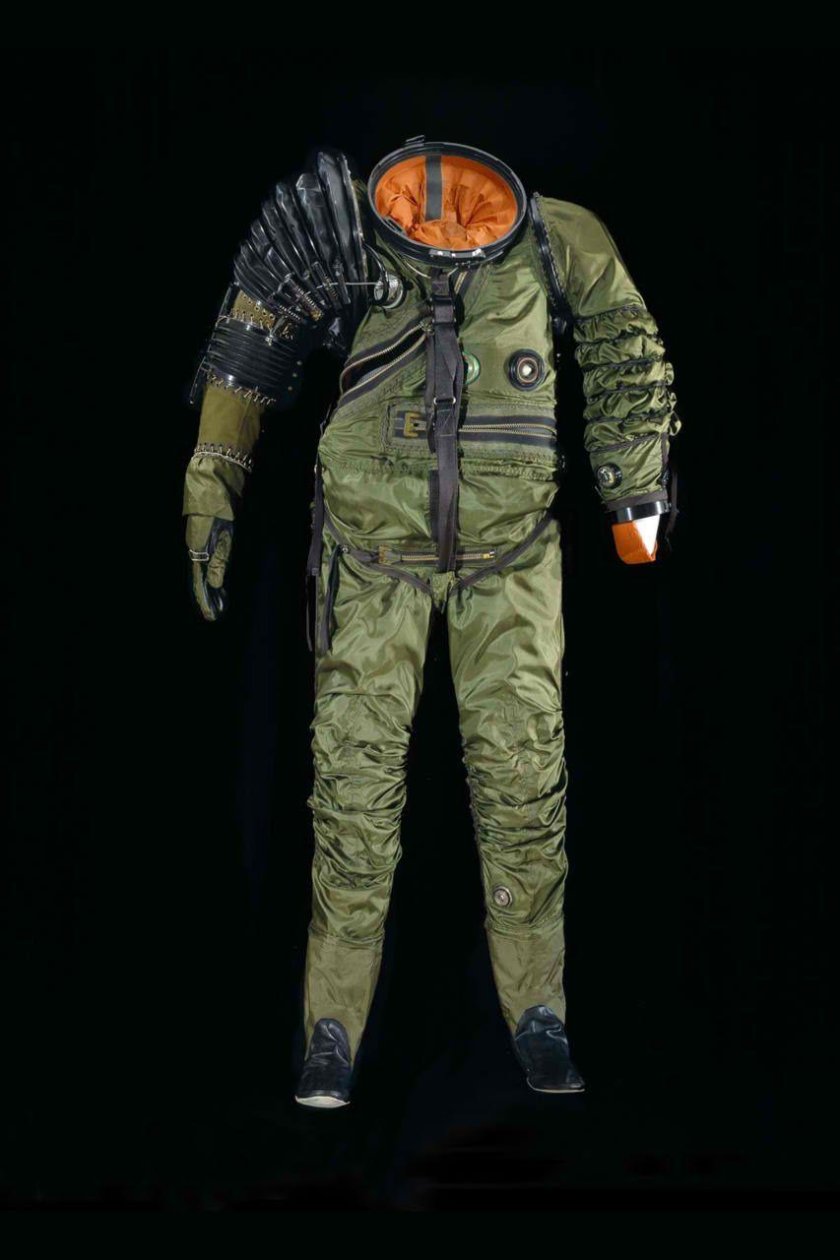 Космический костюм