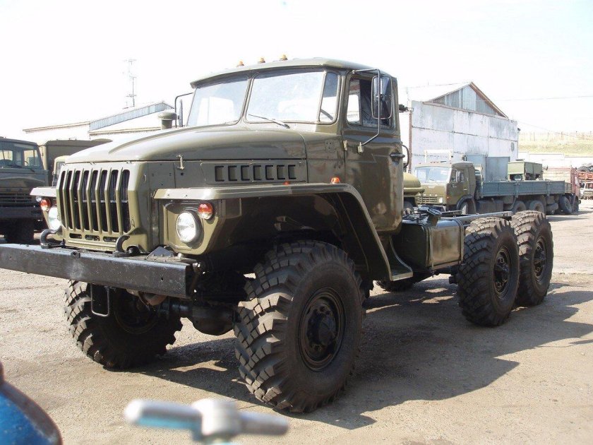 Урал 375 шасси