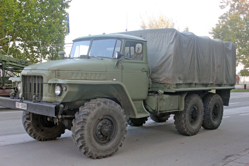 Урал военный грузовик