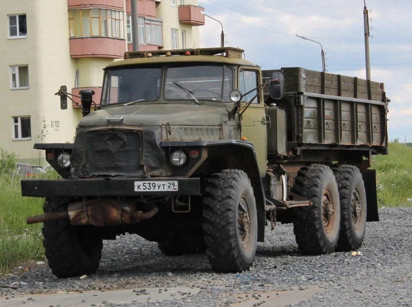 Урал 375 д бортовой