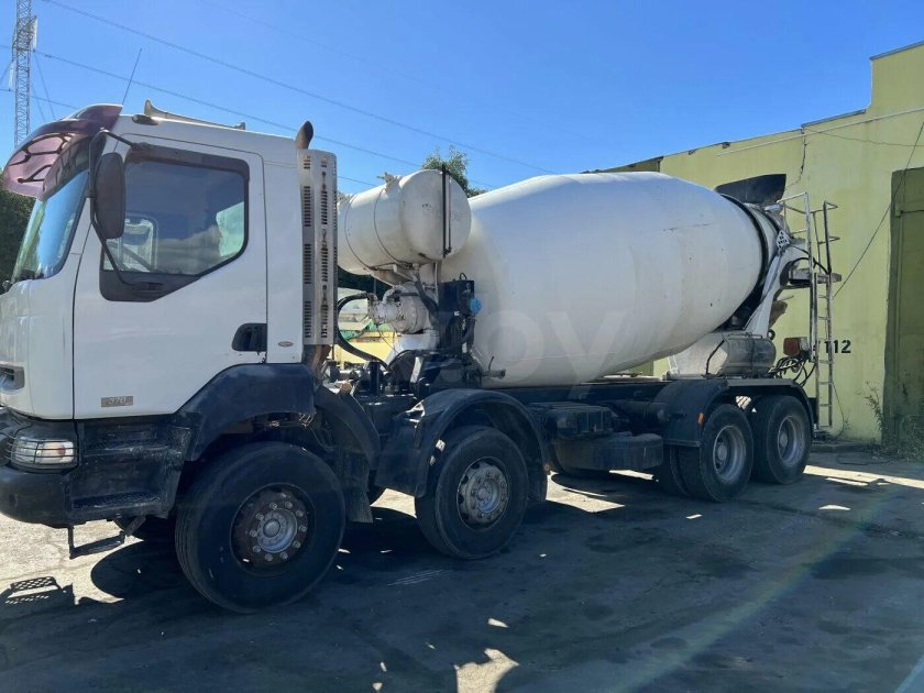 Рено Керакс самосвал