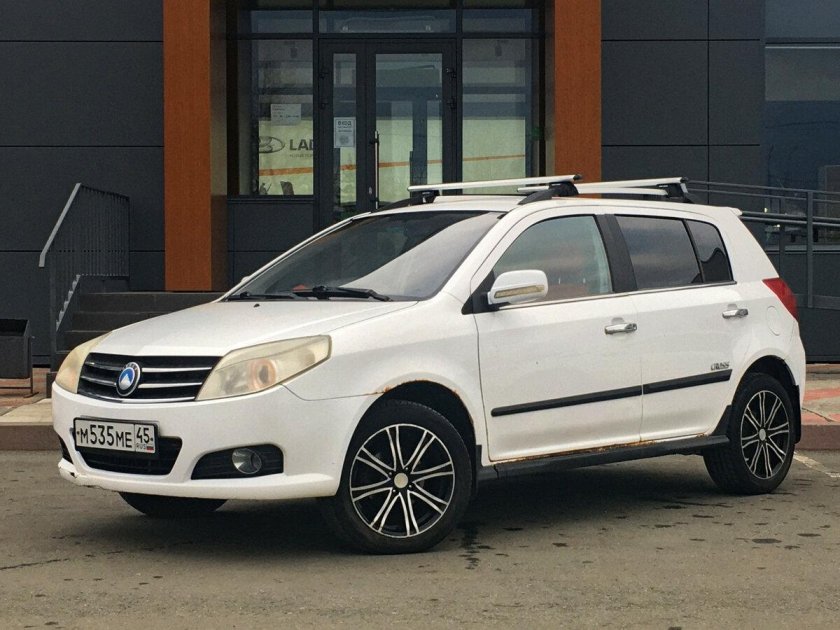 Джили МК кросс белый