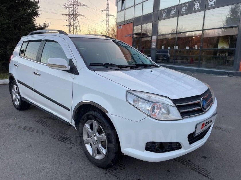 Джили МК кросс белый