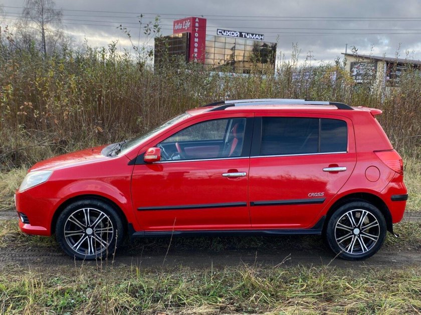 Geely MK-Cross 2012