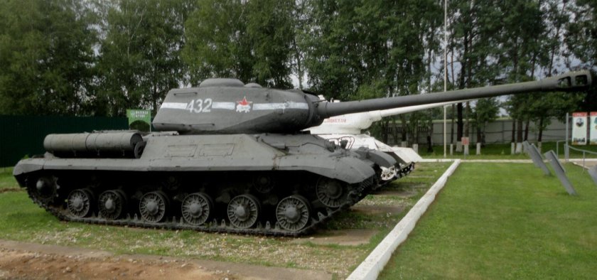Танк Иосиф Сталин