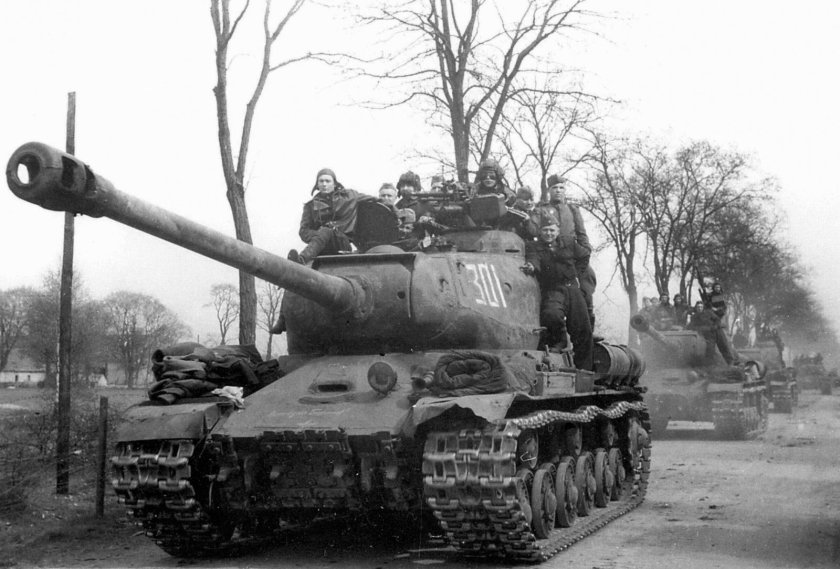 Танк ИС-2 (Иосиф Сталин)