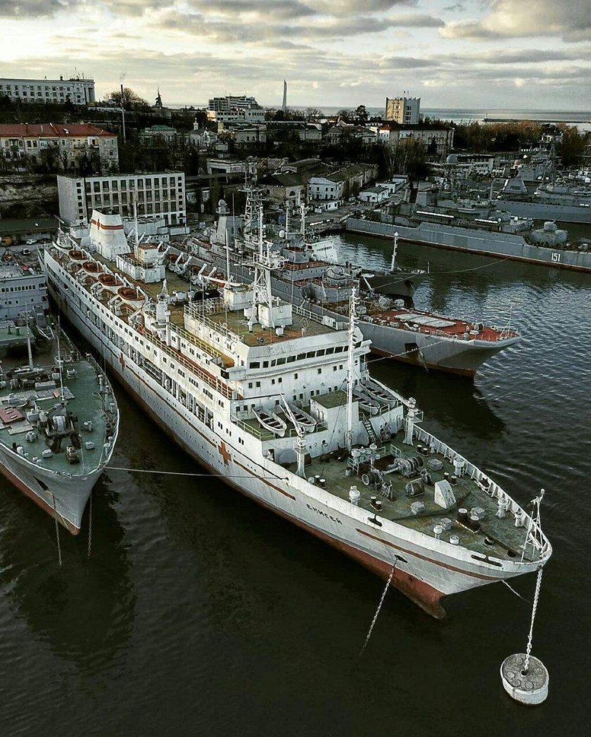 Госпитальное судно Енисей в Севастополе