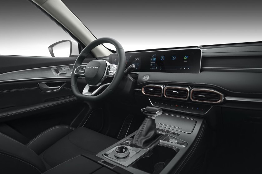 Jetour x 70 plus салон