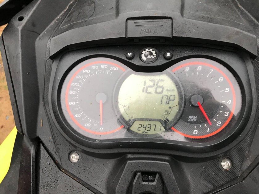 BRP Скандик 550 приборная панель