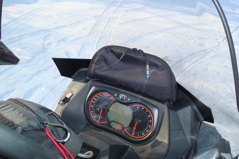 Сумка под стекло снегохода BRP