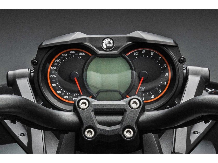 Приборная панель BRP Spyder
