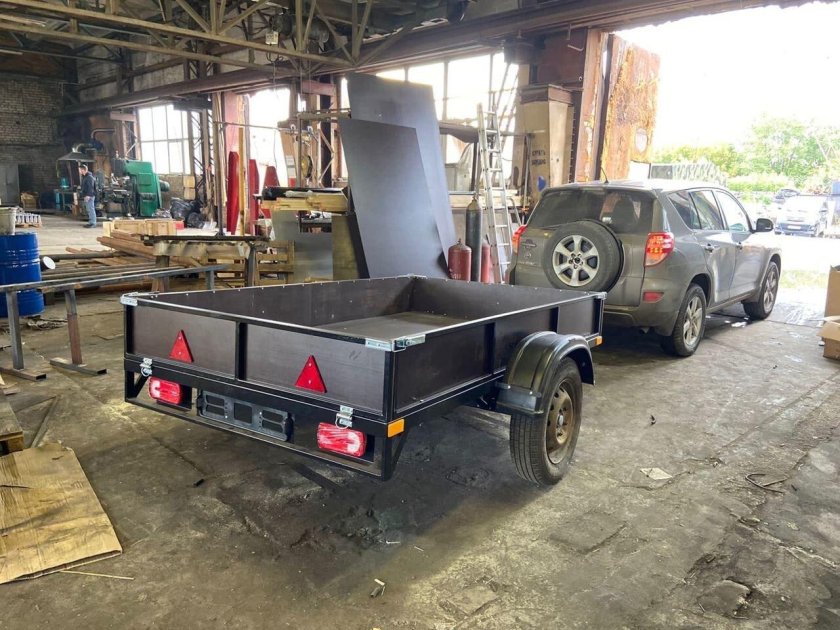 Прицеп на легковой автомобиль