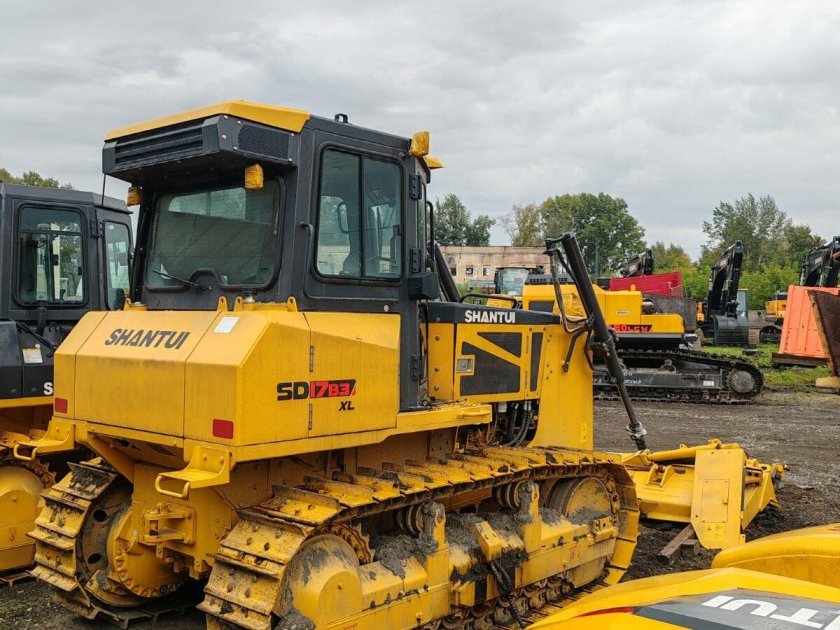 Бульдозер shantui