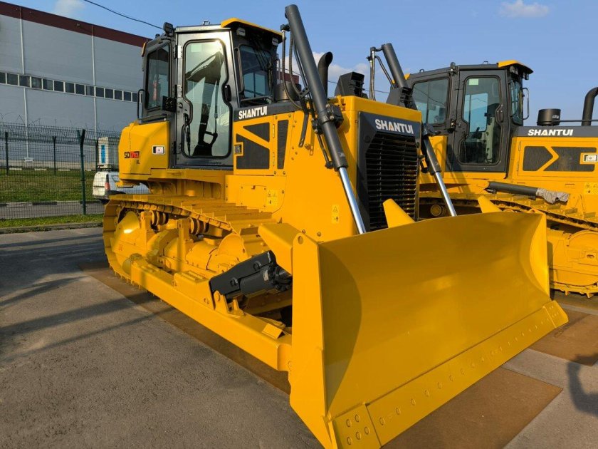 Бульдозер shantui