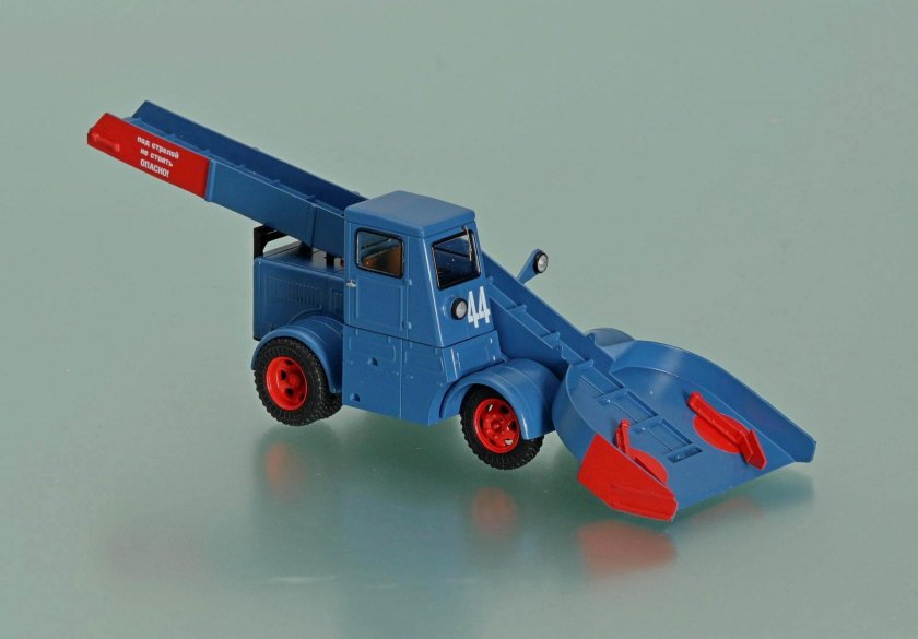 Лаповый снегопогрузчик с4 АВД моделс