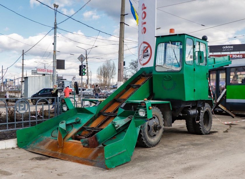 Снегопогрузчик лаповый ко-206м2