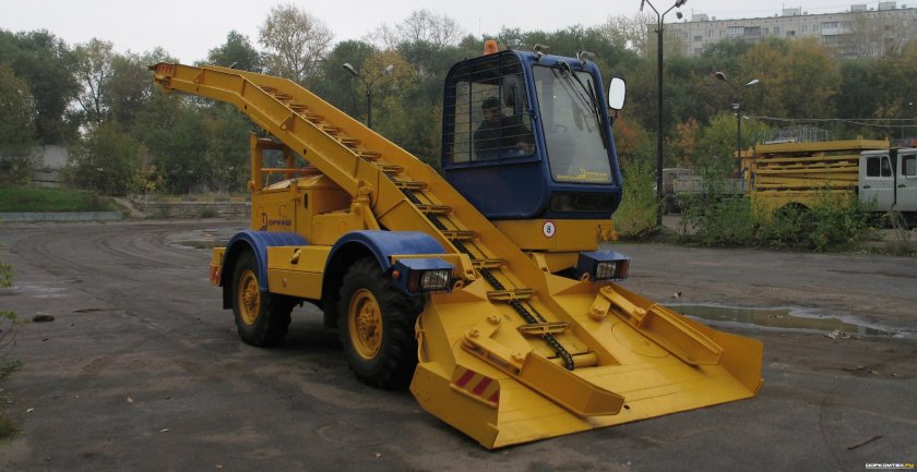 Лаповый снегопогрузчик СНП-17
