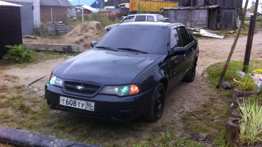Чёрная Дэу Нексия n100
