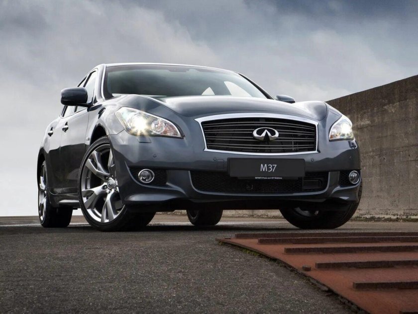 Infiniti m37